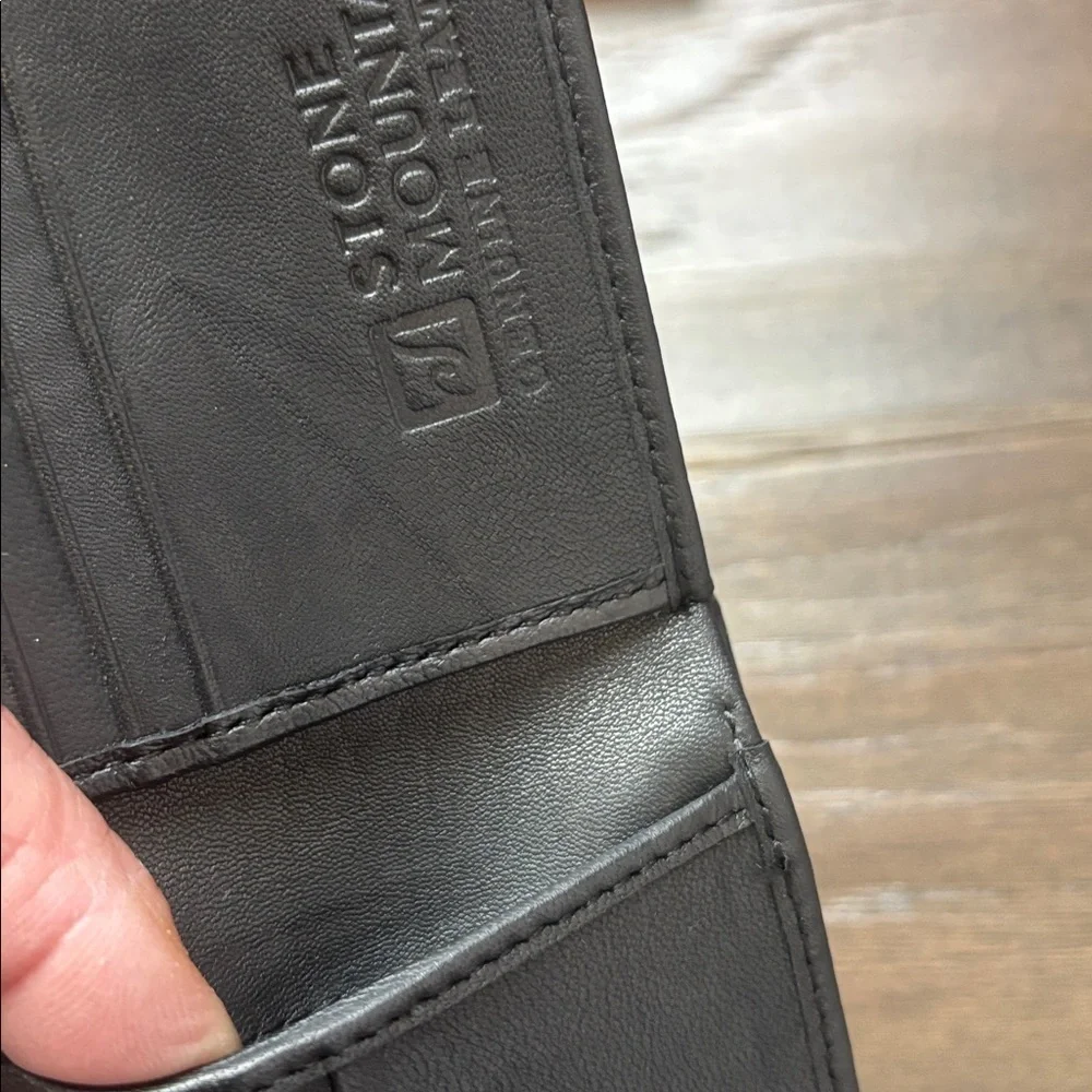 Stone Mountain Genuine Leather pass case,RFID protection,12 Card,2 bill slot,ID